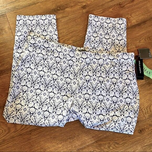 8TH & MADISON ANKLE LENGTH PANTS 22 NWT - Picture 3 of 16